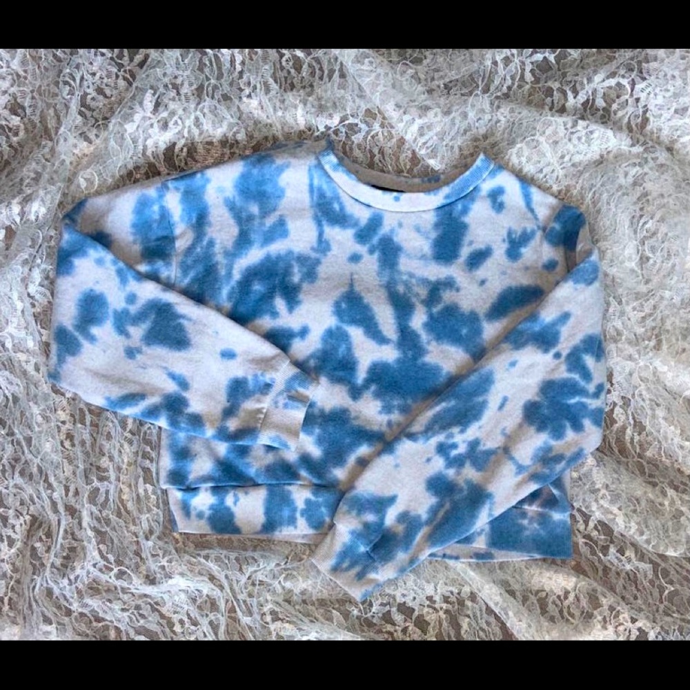 BLUE AND WHITE TIDI SWEATSHIRT